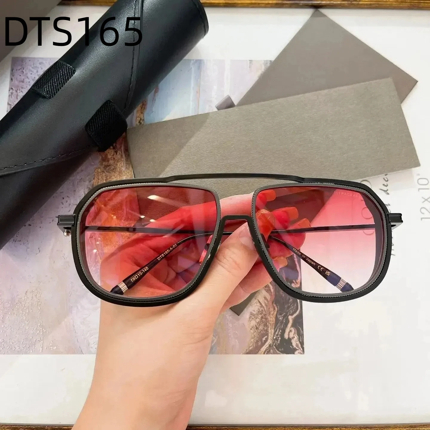 Original INTRACRAFT DTS165 Premium Retro Black Alloy Frame Men Sunglasses Fashion Classic Gradient Red Lens Women Couple Eyewear
Original INTRACRAFT DTS165 Premium Retro Black Alloy Frame Men Sunglasses Fashion Classic Gradient Red Lens Women Couple Eyewear