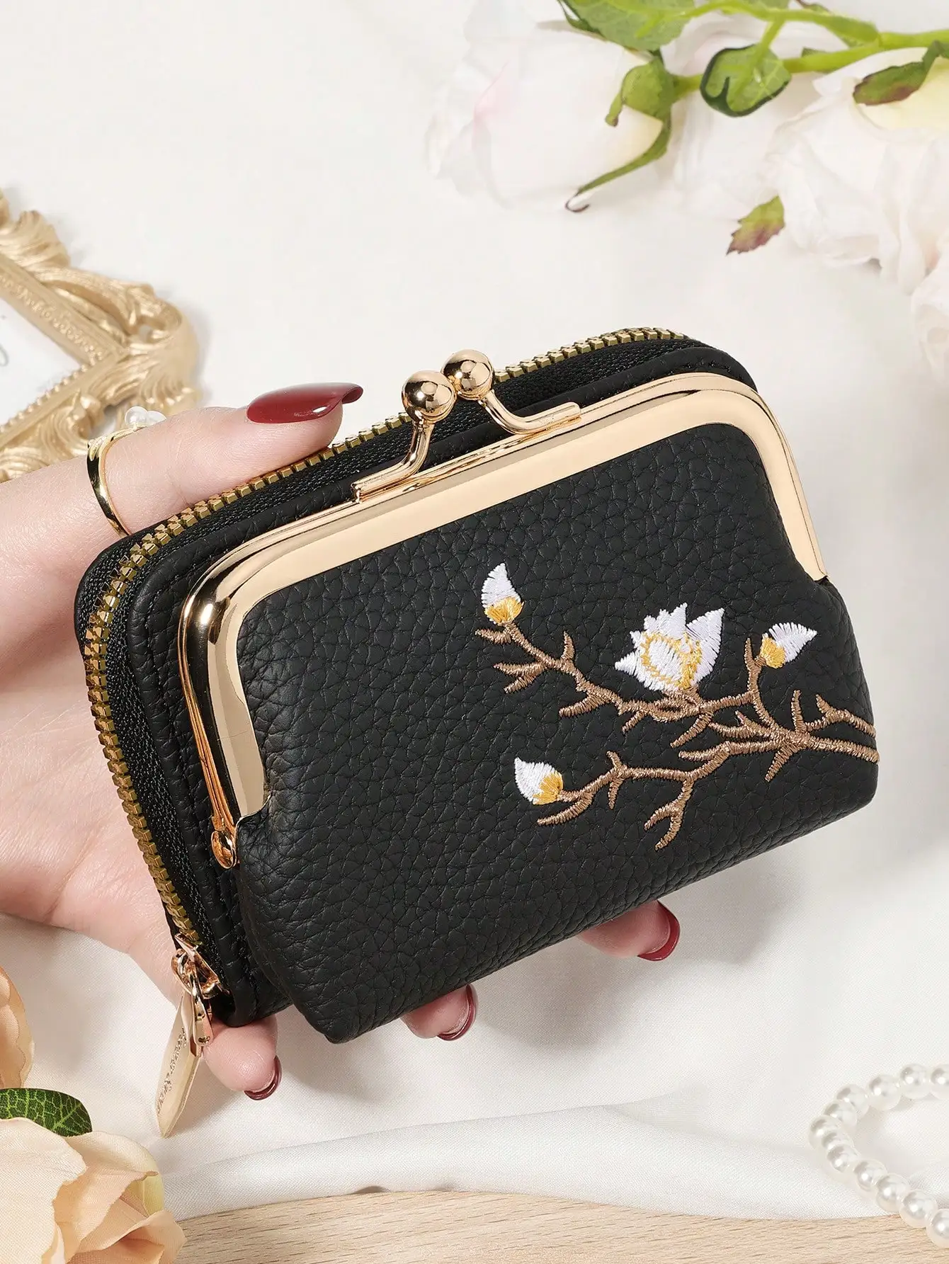 Women's Plum Blossom Embroidered Wallet, Short PU Leather Zipper Purse, Multi-Functional Large Capacity Wallet For Coins And Car
Women's Plum Blossom Embroidered Wallet, Short PU Leather Zipper Purse, Multi-Functional Large Capacity Wallet For Coins And Car