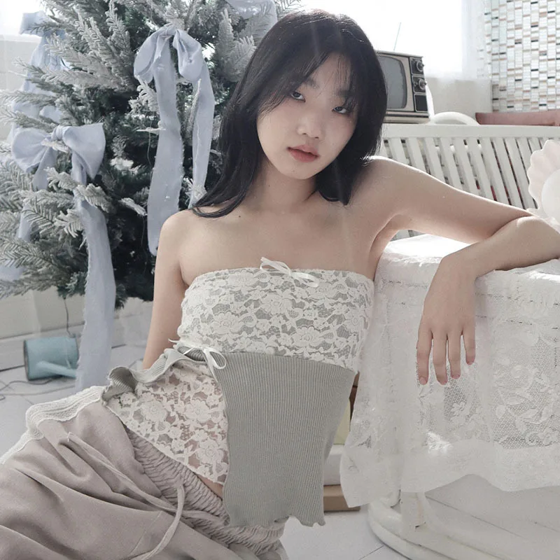 Sweet Lace Strapless Vest For Women's Outerwear 2025 Early Spring New Product French Bow Dating Hot Girl Top
Sweet Lace Strapless Vest For Women's Outerwear 2025 Early Spring New Product French Bow Dating Hot Girl Top