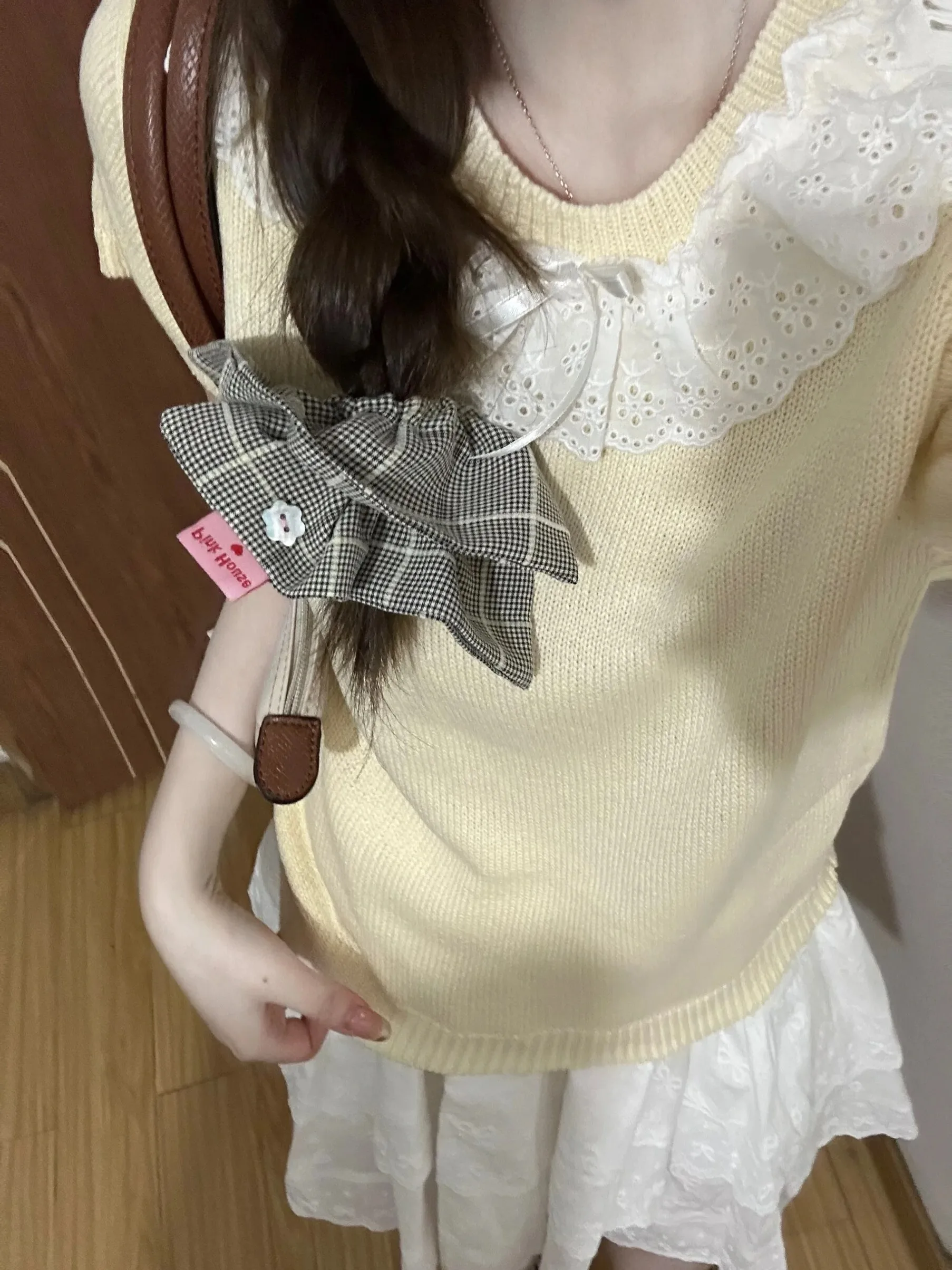 Sweet Sle Knitted ort Sve Top for Women in Milk Yellow with Knot Design Age Reduction Small Size Spring Summer
Sweet Sle Knitted ort Sve Top for Women in Milk Yellow with Knot Design Age Reduction Small Size Spring Summer