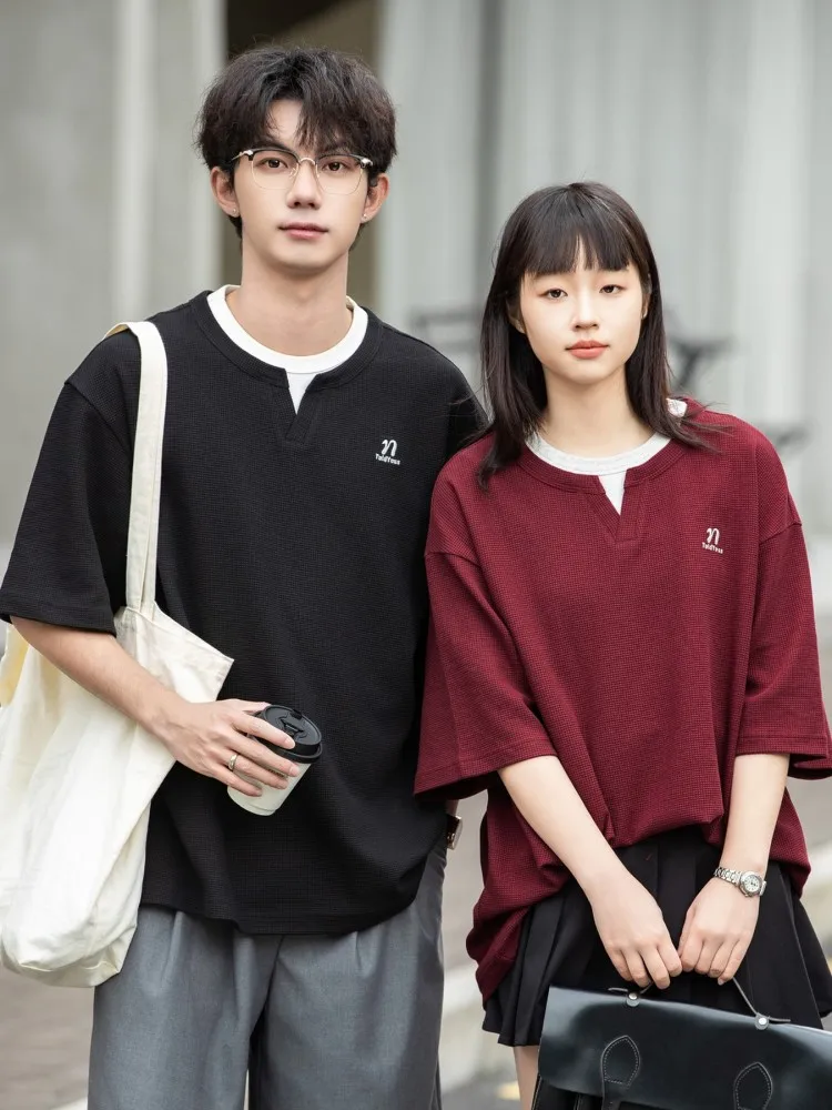 Short-sleeved T-shirt Men's Summer Model Cotton Waffle Fake Two Piece V-neck Body Shirt Couple Women
Short-sleeved T-shirt Men's Summer Model Cotton Waffle Fake Two Piece V-neck Body Shirt Couple Women