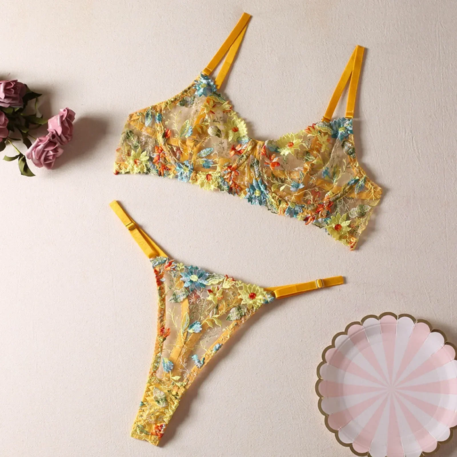 Women'S Perspective Fun Underwear Sexy Embroidery Yellow Flower Bra With Steel Ring See Through Sexy Lingerie For Fine Women
Women'S Perspective Fun Underwear Sexy Embroidery Yellow Flower Bra With Steel Ring See Through Sexy Lingerie For Fine Women