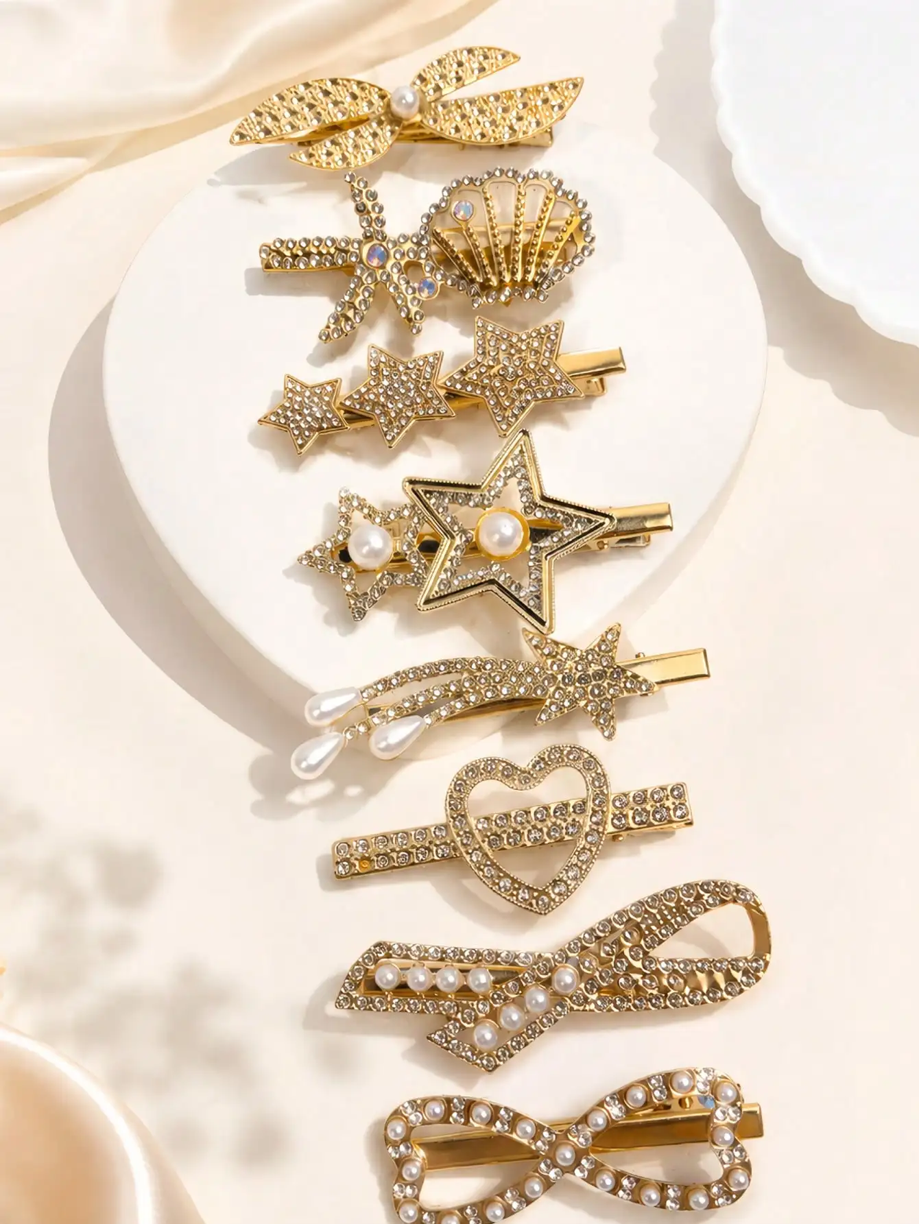 8pcs Women's Solid Color Faux Pearl Crystal Hair Clips, Large Size Hair Pins, Retro Elegant Style, Multi-Purpose Design, Gold Hair Accessories, Women's Accessories, Back To School Hair Decor, Halloween Decoration, Party Styling
8pcs Women's Solid Color Faux Pearl Crystal Hair Clips, Large Size Hair Pins, Retro Elegant Style, Multi-Purpose Design, Gold Hair Accessories, Women's Accessories, Back To School Hair Decor, Halloween Decoration, Party Styling
