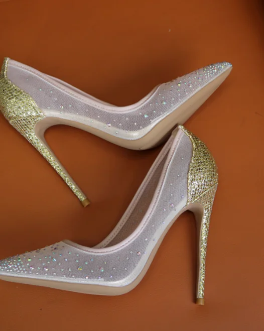 Golden sequin mesh rhinestone French high heels single thin heel ultra shallow mouth pointed size 12cm banquet socialite
Golden sequin mesh rhinestone French high heels single thin heel ultra shallow mouth pointed size 12cm banquet socialite
