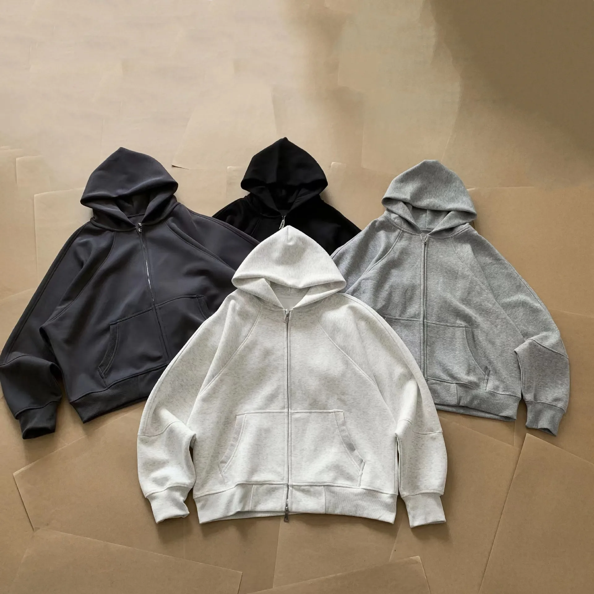 2024 New Autumn and Winter American Solid Color Loose Casual Hooded Sweatshirts for Men and Women Same Style Sweatshirt Jacket
2024 New Autumn and Winter American Solid Color Loose Casual Hooded Sweatshirts for Men and Women Same Style Sweatshirt Jacket