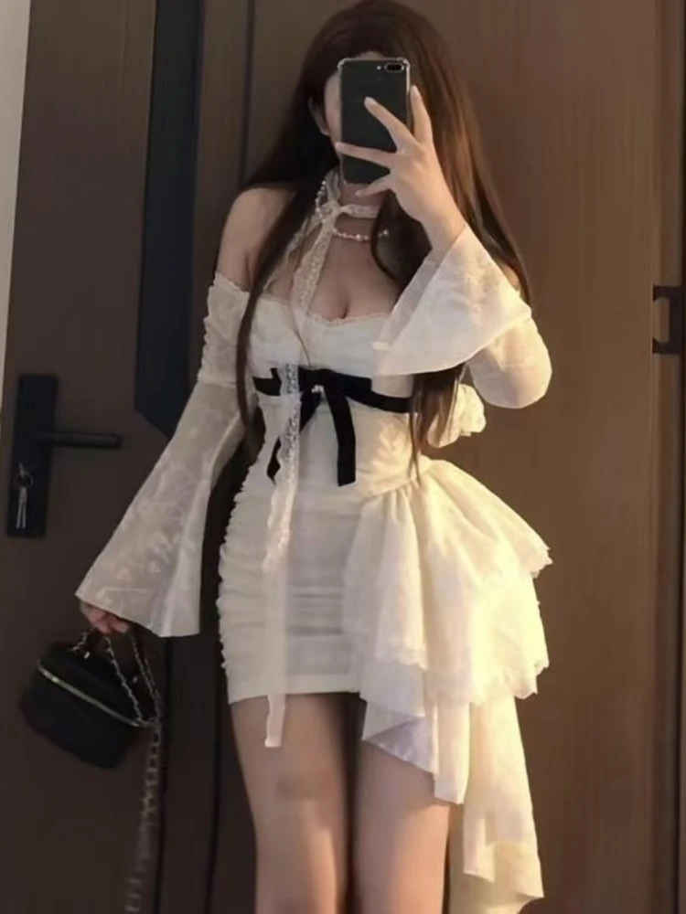 Streetwear Slash Neck Vintage Flare Sleeve Dresses Grunge Y2k Aesthetic Lace Patchwork Dress Harajuku Woman Ruffled Vestidos
Streetwear Slash Neck Vintage Flare Sleeve Dresses Grunge Y2k Aesthetic Lace Patchwork Dress Harajuku Woman Ruffled Vestidos