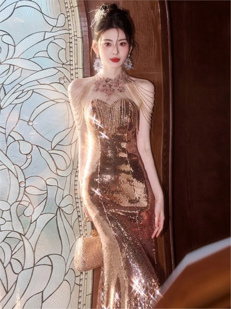 A new fishtail light luxury niche sequined heavy-duty and elegant host dress
A new fishtail light luxury niche sequined heavy-duty and elegant host dress