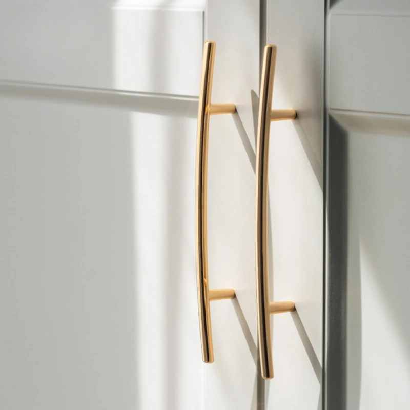 Cabinet door gold handle Drawer cabinet single-hole handle Clothing Zinc alloy furniture hardware handle Cabinet Pulls
Cabinet door gold handle Drawer cabinet single-hole handle Clothing Zinc alloy furniture hardware handle Cabinet Pulls
