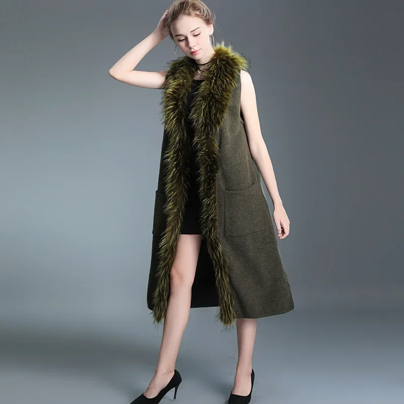 Autumn Winter New Collar Cape Long Sleeveless Knitting Cardigan Imitation Raccoon Fur Warm Poncho Lady Capes Green Cloaks
Autumn Winter New Collar Cape Long Sleeveless Knitting Cardigan Imitation Raccoon Fur Warm Poncho Lady Capes Green Cloaks