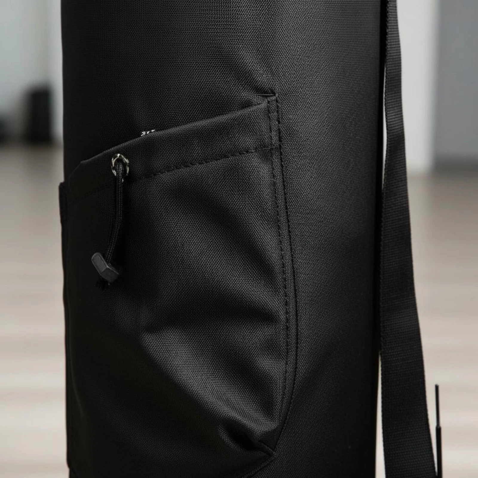 Crossbody Exercise Mat Bag Drawstring Closure Cylindrical Exercise Bag Exercise Mat Carrier Silky Material Lightweight
Crossbody Exercise Mat Bag Drawstring Closure Cylindrical Exercise Bag Exercise Mat Carrier Silky Material Lightweight