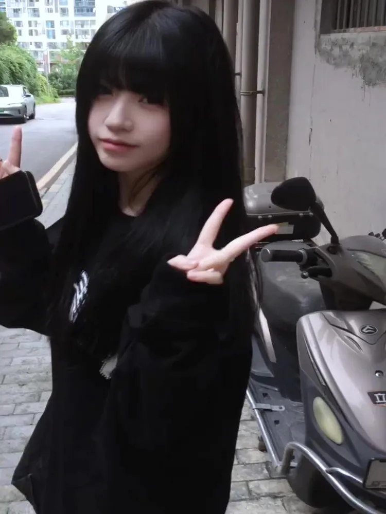 Женские толстовки, черный топ с аппликацией, всесезонный, легкий, красивый, молетомный, вельветовый, темпераментный, расслабленные стили подкладки
Женские толстовки, черный топ с аппликацией, всесезонный, легкий, красивый, молетомный, вельветовый, темпераментный, расслабленные стили подкладки