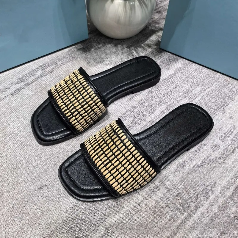 2026 Spring Summer New Women's Leather Braided Flat Slides Single Strap Sandals All-Matching Quiet Luxury Old Money Aesthetic Leather Upper Braided Strap Minimalist Refinement Non-Slip Sole for Women Girls Beach Resort Daily Errands Outfit
2026 Spring Summer New Women's Leather Braided Flat Slides Single Strap Sandals All-Matching Quiet Luxury Old Money Aesthetic Leather Upper Braided Strap Minimalist Refinement Non-Slip Sole for Women Girls Beach Resort Daily Errands Outfit