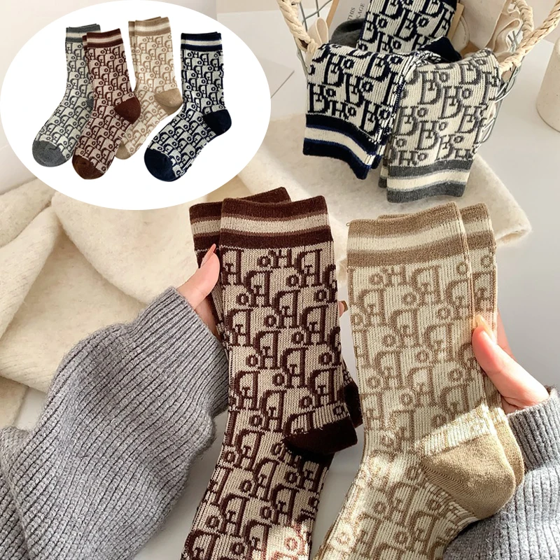 Socks Women Winter Wool Warm Socks French Style Letters Pattern Solid Color Designer Thick Middle Tube Socks Monogram
Socks Women Winter Wool Warm Socks French Style Letters Pattern Solid Color Designer Thick Middle Tube Socks Monogram