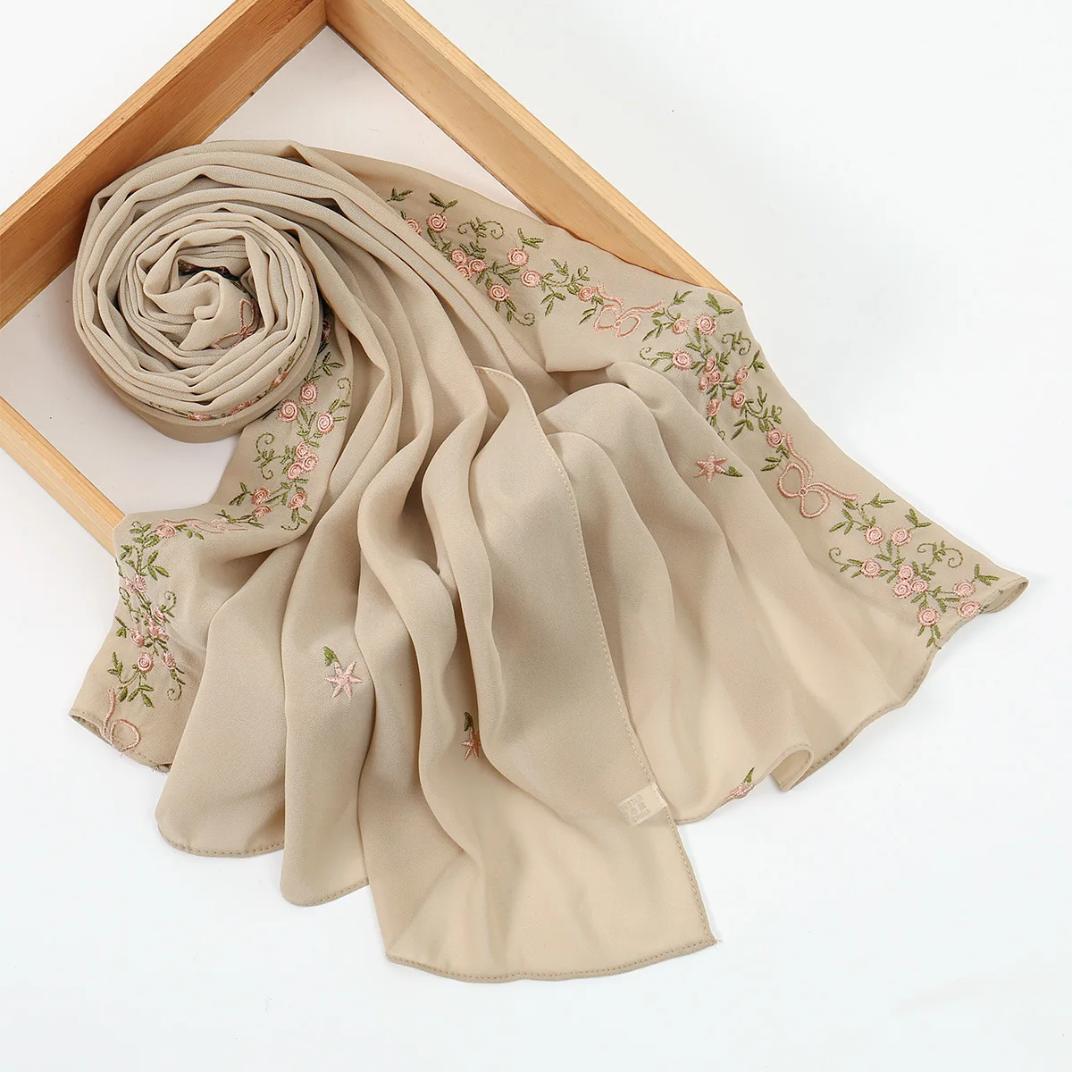 Headscarf Solid Scarf Hijab Turban Luxury Neckerchief Bandana Ribbon Foulards Femme Accesories Female Hair Bands
Headscarf Solid Scarf Hijab Turban Luxury Neckerchief Bandana Ribbon Foulards Femme Accesories Female Hair Bands