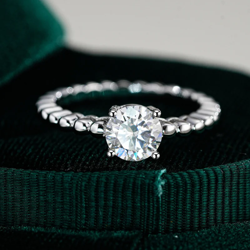 925 Sterling Silver Classic 1 Karat Ring Four-Claw European and American Live Broadcast-Border Asymmetric Manuf
925 Sterling Silver Classic 1 Karat Ring Four-Claw European and American Live Broadcast-Border Asymmetric Manuf