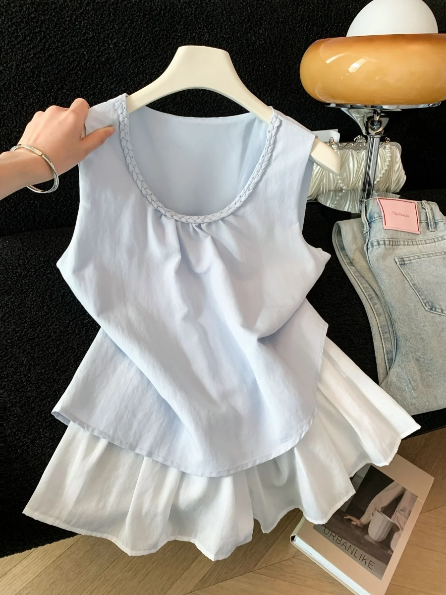 Blue Cotton Linen Sleeveless round Neck Women's Shirt Unique Summer New Style Umbrella Hem Lace Trim Top Fashionable Casual
Blue Cotton Linen Sleeveless round Neck Women's Shirt Unique Summer New Style Umbrella Hem Lace Trim Top Fashionable Casual