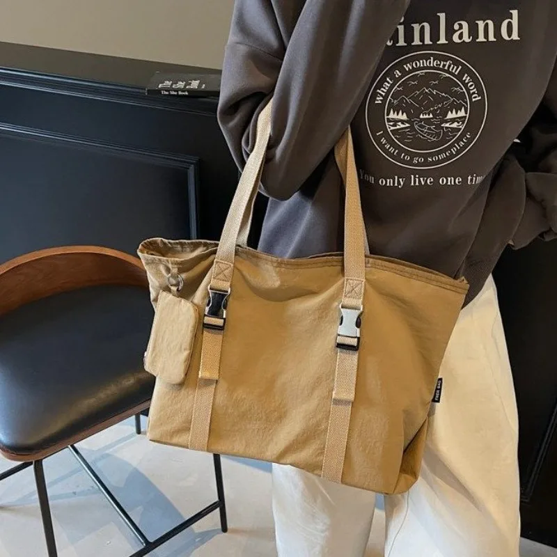 Elegant Leather Crossbody Diaper Bag Women's Luxury Tote Vintage Minimalist Designer Large Capacity Chic Supple Leather
Elegant Leather Crossbody Diaper Bag Women's Luxury Tote Vintage Minimalist Designer Large Capacity Chic Supple Leather