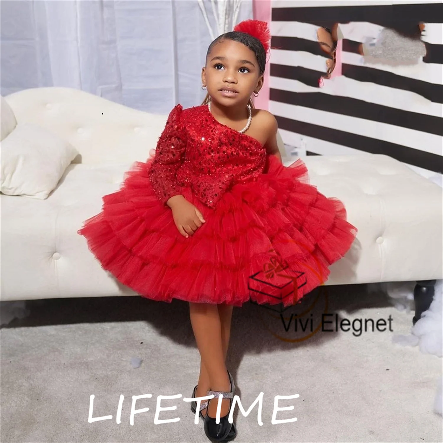 Red Tiered Flower Girl Dresses for Girls Summer One Sleeve Wedding Party Gowns with Sequined 2023 Summer
Red Tiered Flower Girl Dresses for Girls Summer One Sleeve Wedding Party Gowns with Sequined 2023 Summer