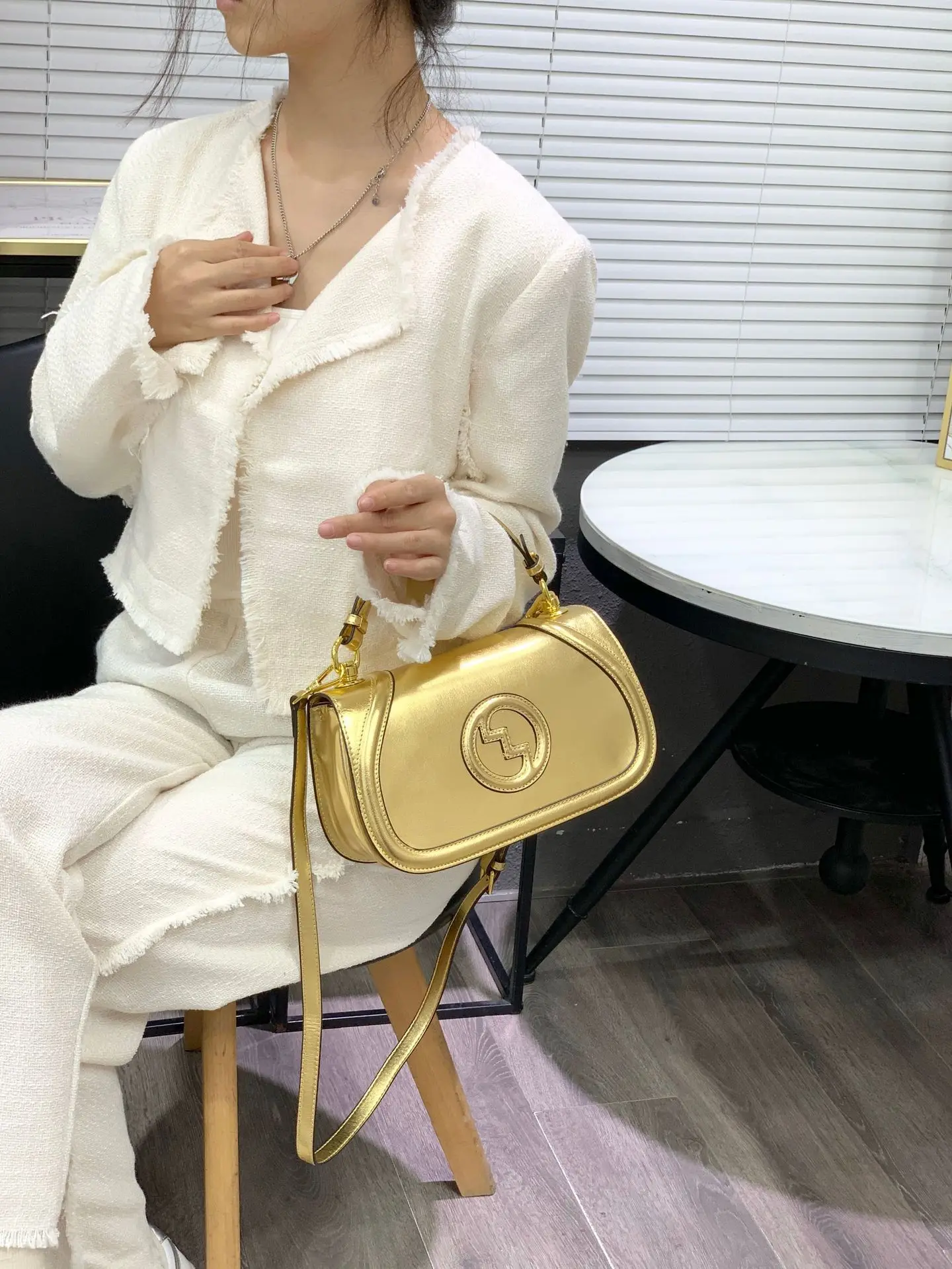 Women's Genuine Leather Boston Bucket Camera Bag - Stylish Tote Shoulder Handbag, Versatile Everyday Purse for Women
Women's Genuine Leather Boston Bucket Camera Bag - Stylish Tote Shoulder Handbag, Versatile Everyday Purse for Women