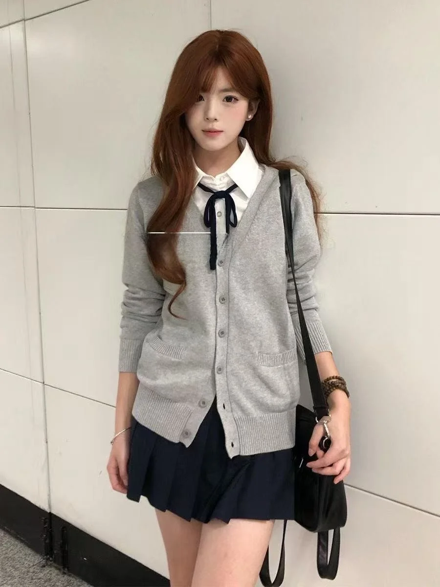 Оригинальный дизайн JK orm Вязаный кардиган Ранняя осень College Sle Light ey Long Sve Комплект юбки со плиссированной юбкой
Оригинальный дизайн JK orm Вязаный кардиган Ранняя осень College Sle Light ey Long Sve Комплект юбки со плиссированной юбкой