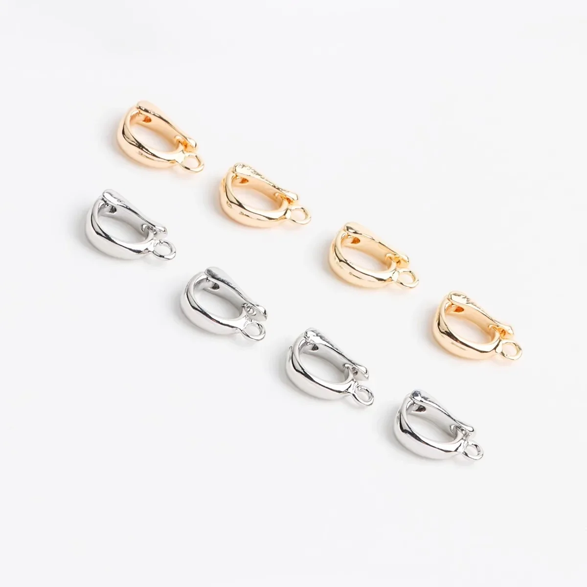 18K Copper-plated Gold Color Pendant D-shaped Simple Universal Buckle, Open Removable Buckle DIY Jewelry Material Accessories
18K Copper-plated Gold Color Pendant D-shaped Simple Universal Buckle, Open Removable Buckle DIY Jewelry Material Accessories