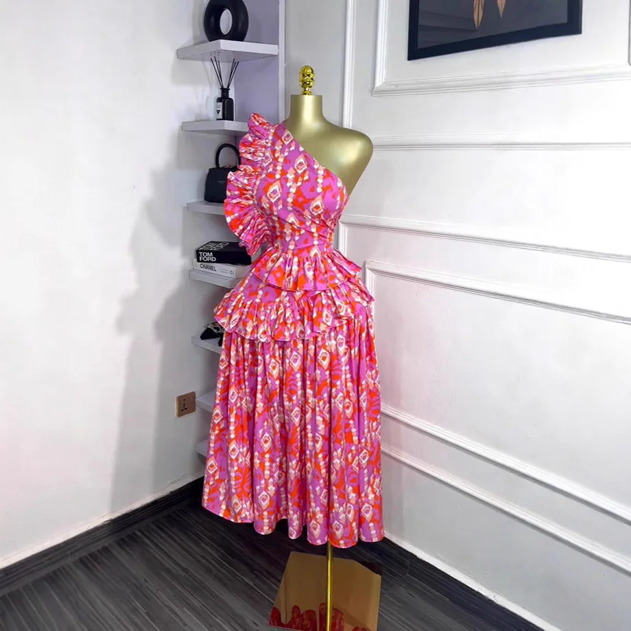 Элегантное женское короткое платье без рукавов с асимметричным вырезом, оборками и плиссировкой, модель 2026 года
Элегантное женское короткое платье без рукавов с асимметричным вырезом, оборками и плиссировкой, модель 2026 года