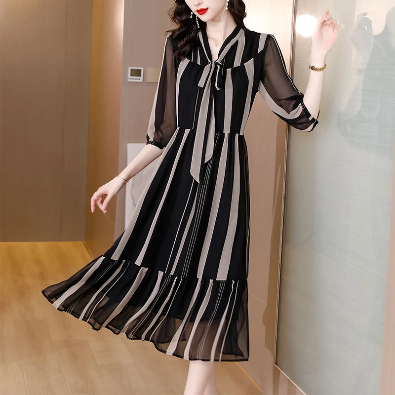Silk Dress Female Summer New Skirt Senior Sense Of Retro Stripes High-End Temperament Long Skirt Loose Casual Korean Dress
Silk Dress Female Summer New Skirt Senior Sense Of Retro Stripes High-End Temperament Long Skirt Loose Casual Korean Dress
