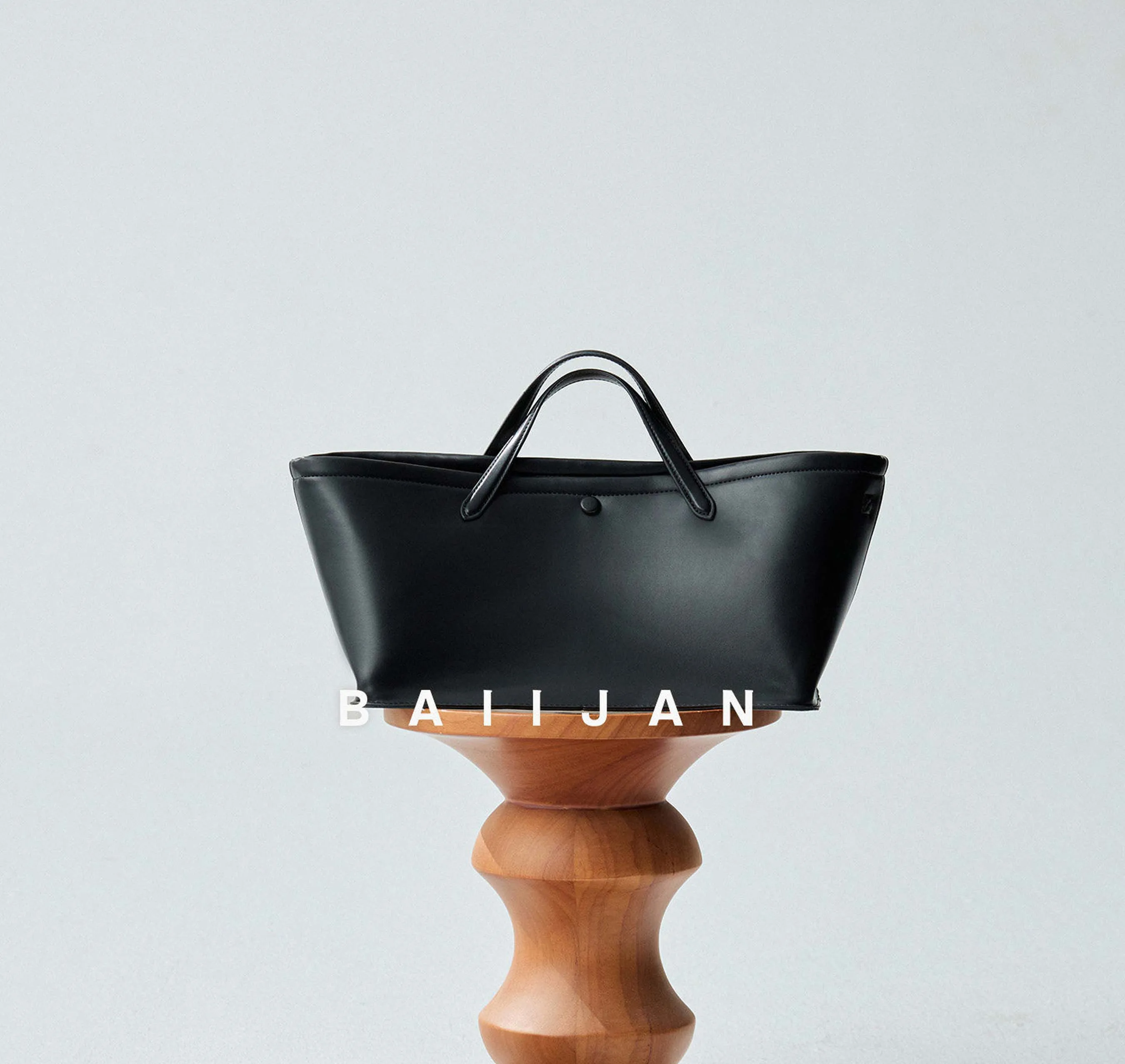 Vintage Minimalist The Row Style Soft Cowhide Idaho Premium Tote Handbag for Women, Niche Daily Commute Genuine Leather Bag
Vintage Minimalist The Row Style Soft Cowhide Idaho Premium Tote Handbag for Women, Niche Daily Commute Genuine Leather Bag