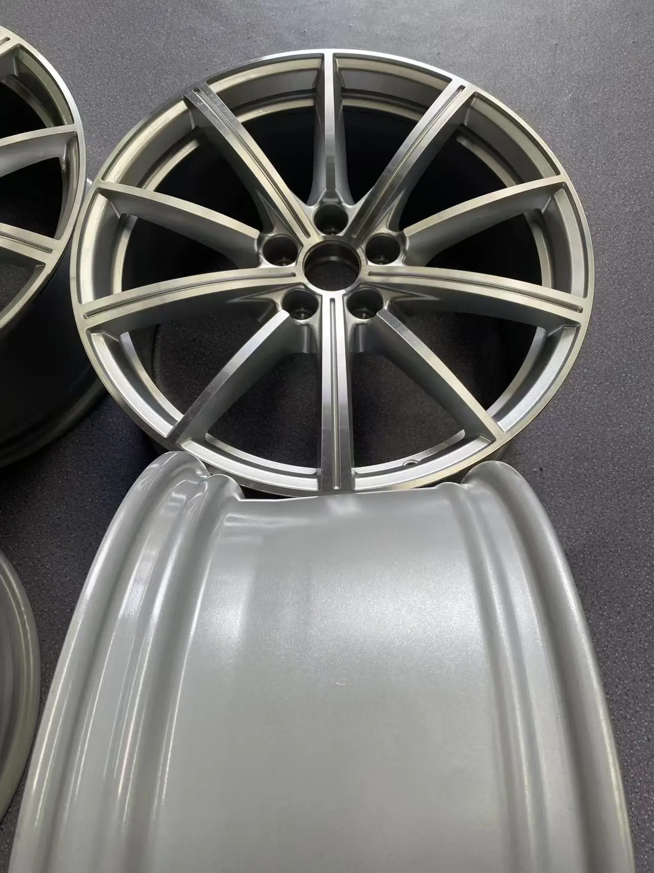 for New Condition RS Forged Aluminum Alloy Wheel 18-21 Inch PCD 5*112 HUB 40mm ET 25mm 20mm Spokes Designed for Passenger Cars
for New Condition RS Forged Aluminum Alloy Wheel 18-21 Inch PCD 5*112 HUB 40mm ET 25mm 20mm Spokes Designed for Passenger Cars