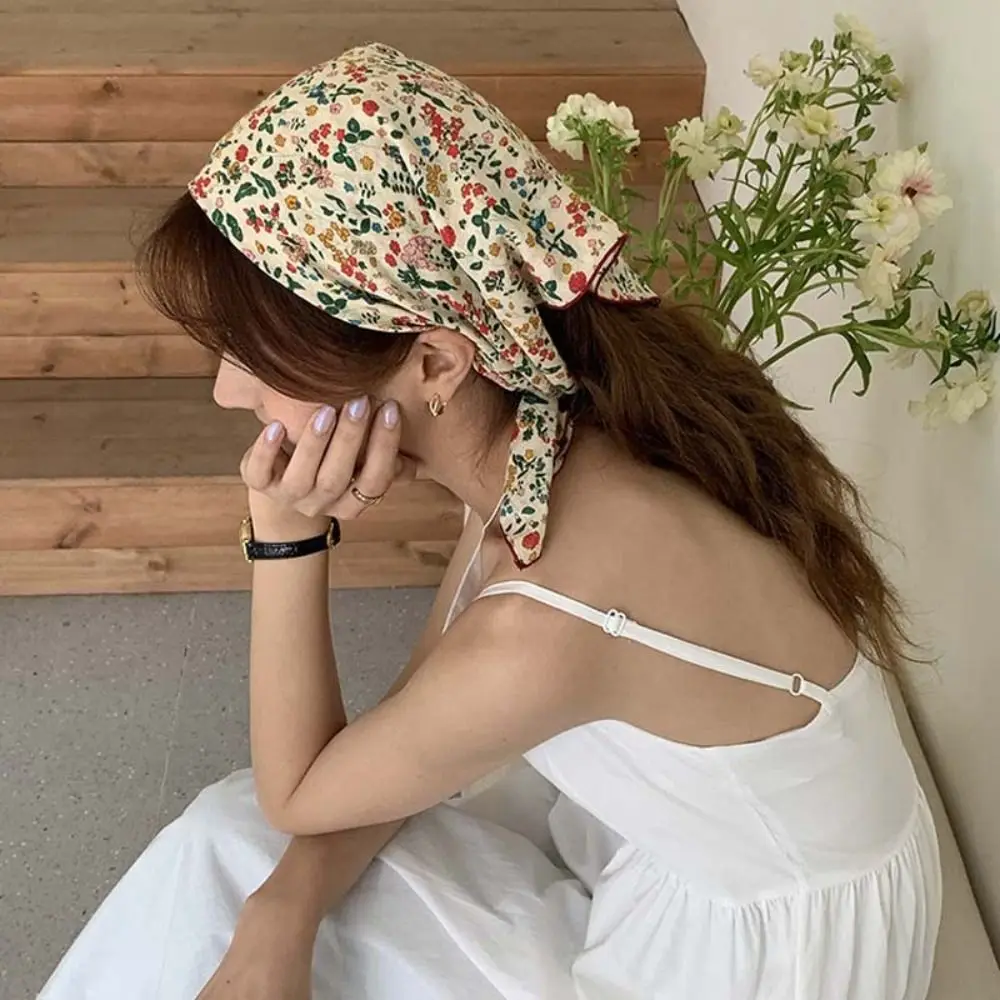 Retro Flower Small Square Scarf Thin Retro Printed Scarves Korean Headband Floral Print Silk Scarf Women
Retro Flower Small Square Scarf Thin Retro Printed Scarves Korean Headband Floral Print Silk Scarf Women