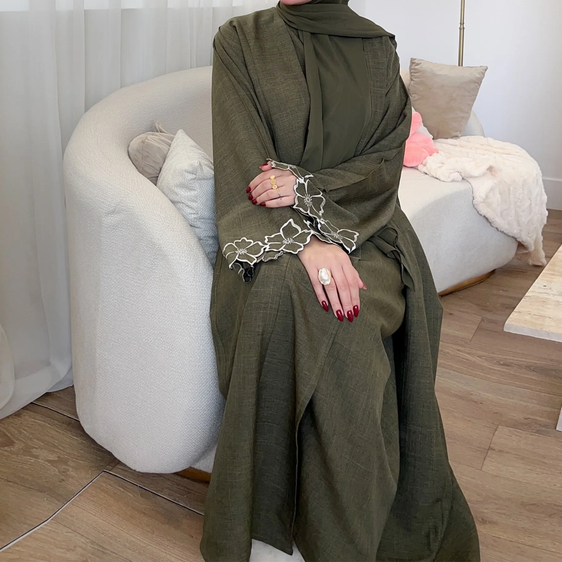 Wholesale New Arrival Womens Clothing Modest 2 Piece Abaya Set Islamic Clothing Front Open Abaya and Slip Dress Embroidery Abaya
Wholesale New Arrival Womens Clothing Modest 2 Piece Abaya Set Islamic Clothing Front Open Abaya and Slip Dress Embroidery Abaya