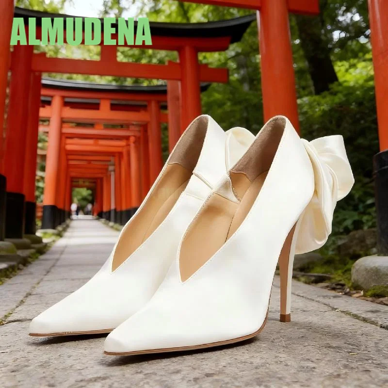 Pointed Flower Short Boots White One Foot Simple Leather Patchwork Fashionable Temperament Slim High-Heeled Ankle Boots
Pointed Flower Short Boots White One Foot Simple Leather Patchwork Fashionable Temperament Slim High-Heeled Ankle Boots