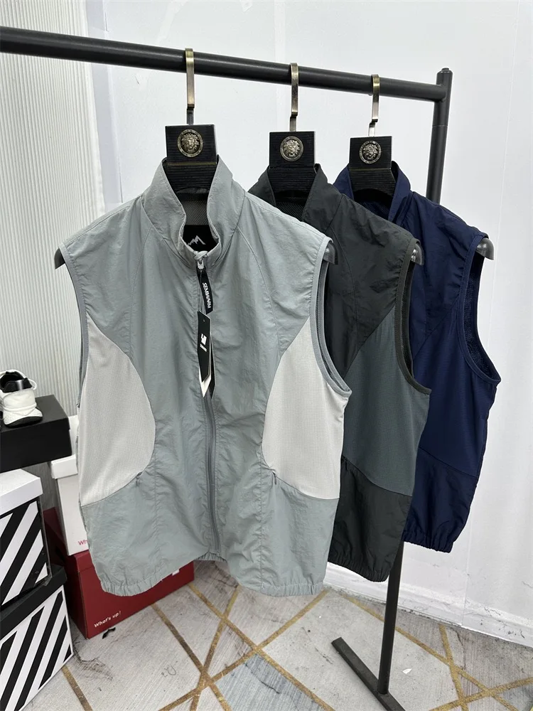 Mens Outdoor Spring Summer Contrast Color Montage Stand Up Collar Camping Hiking Windproof Breathable Leisure Sunscreen Jacket
Mens Outdoor Spring Summer Contrast Color Montage Stand Up Collar Camping Hiking Windproof Breathable Leisure Sunscreen Jacket