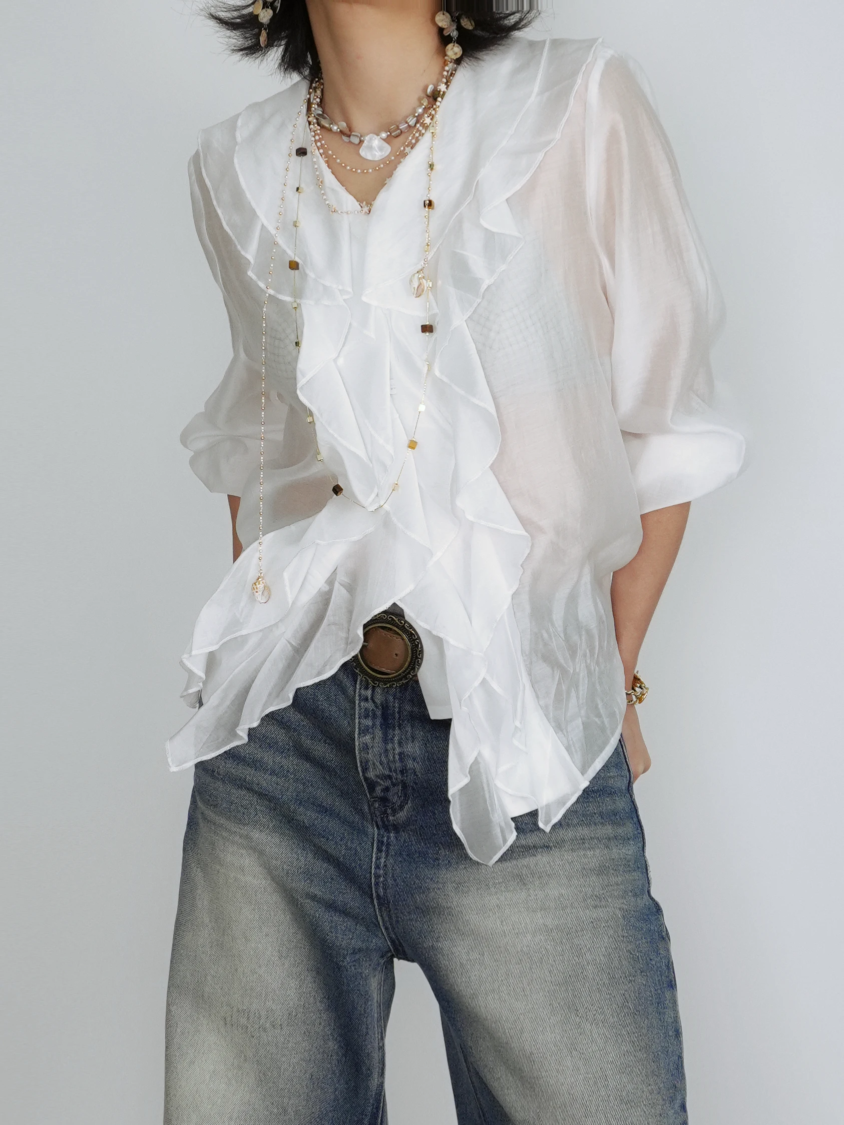 Ultra Light White Silk irt V Ne Transparent Design T Top French Sle Straight Cut Bubble Sve Women's Summer irt
Ultra Light White Silk irt V Ne Transparent Design T Top French Sle Straight Cut Bubble Sve Women's Summer irt