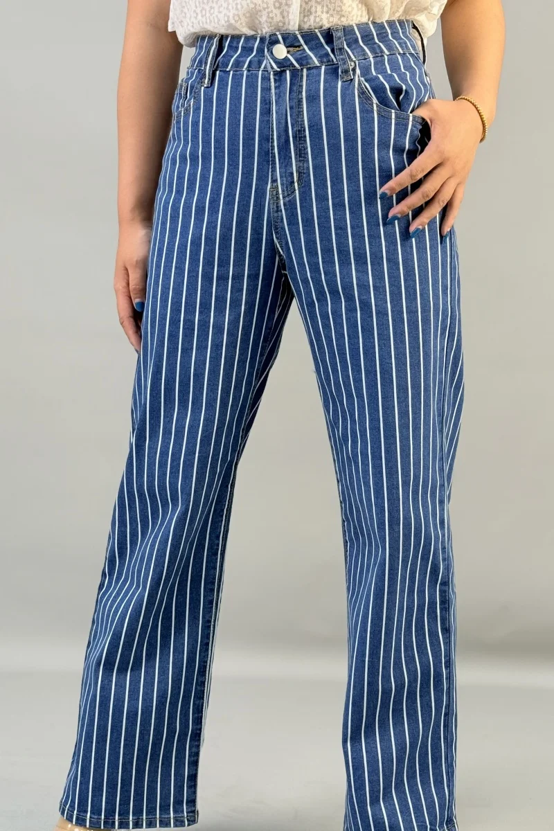 Y2K Casual Women's Denim Pants Slimfit Wideleg Classic Blue and White Stripes Pattern Suitable for All Seasons
Y2K Casual Women's Denim Pants Slimfit Wideleg Classic Blue and White Stripes Pattern Suitable for All Seasons