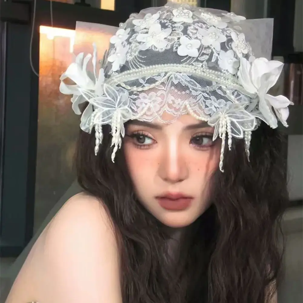 Винтажная кружевная свадебная шляпа с цветочным принтом, жемчуг и бусины, белый головной убор невесты, тюль, роскошные свадебные головные уборы, украшения для волос
Винтажная кружевная свадебная шляпа с цветочным принтом, жемчуг и бусины, белый головной убор невесты, тюль, роскошные свадебные головные уборы, украшения для волос