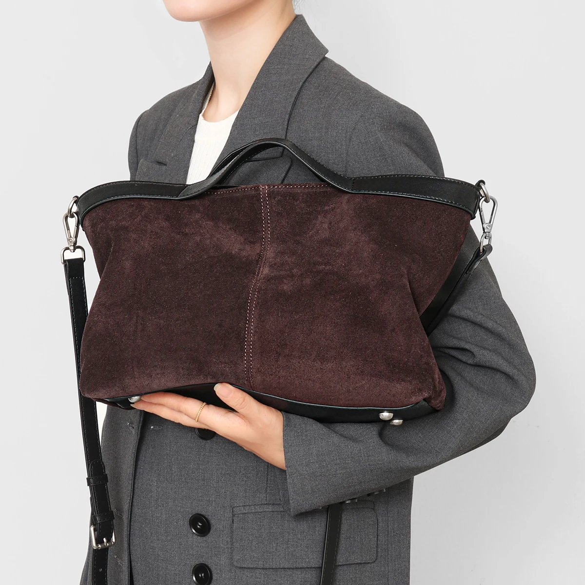 Autumn and Winter New Style Frosted Versatile Tote Bag for Women, Large Capacity Handbag, Shoulder Bag, Crossbody Bag, Simple Commuter Bag for Women
Autumn and Winter New Style Frosted Versatile Tote Bag for Women, Large Capacity Handbag, Shoulder Bag, Crossbody Bag, Simple Commuter Bag for Women