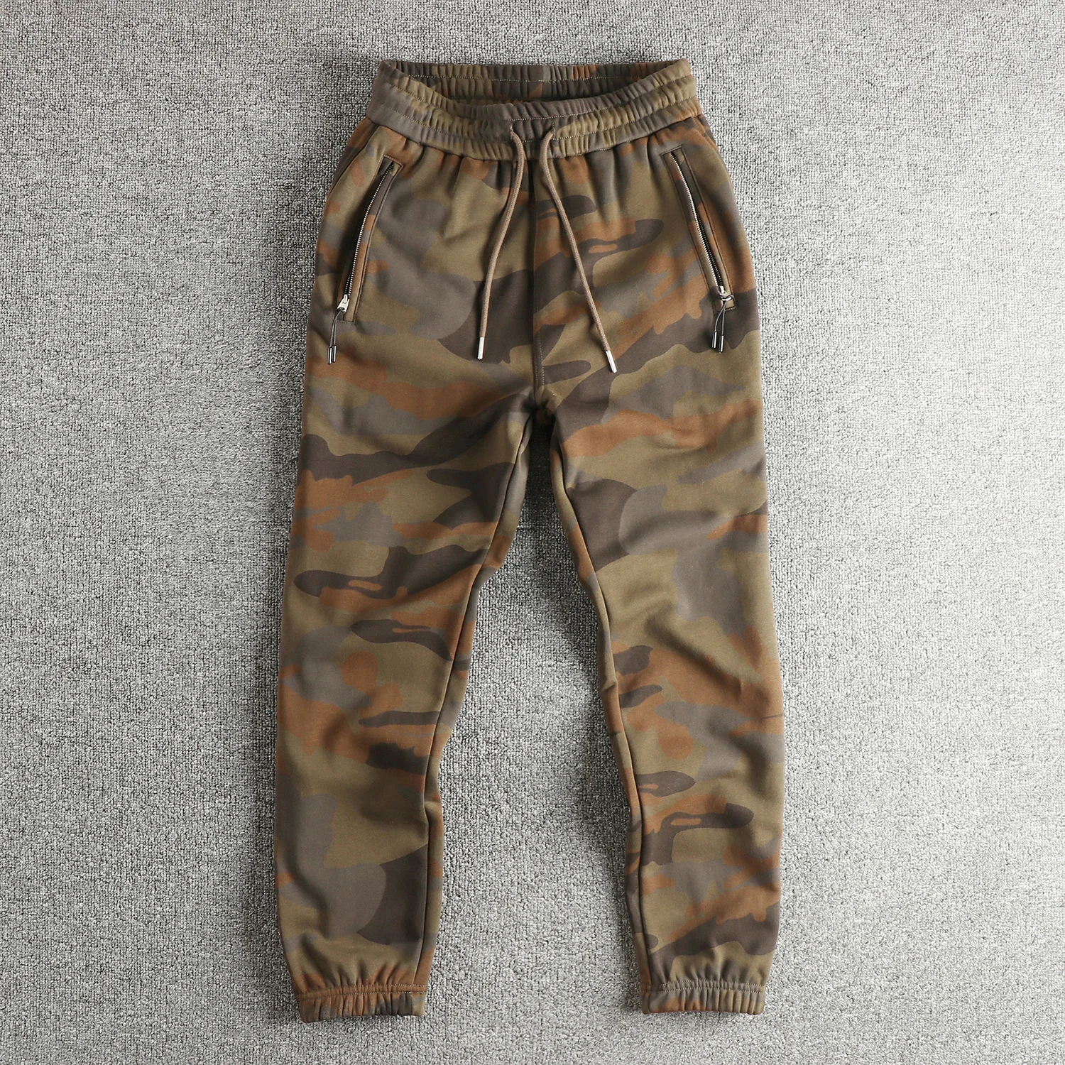 Loose Fit American Style Camouflage Men's Casual Sweatpants Heavyweight Fleece Fabric Elastic Waistband Comfortable Breathable
Loose Fit American Style Camouflage Men's Casual Sweatpants Heavyweight Fleece Fabric Elastic Waistband Comfortable Breathable