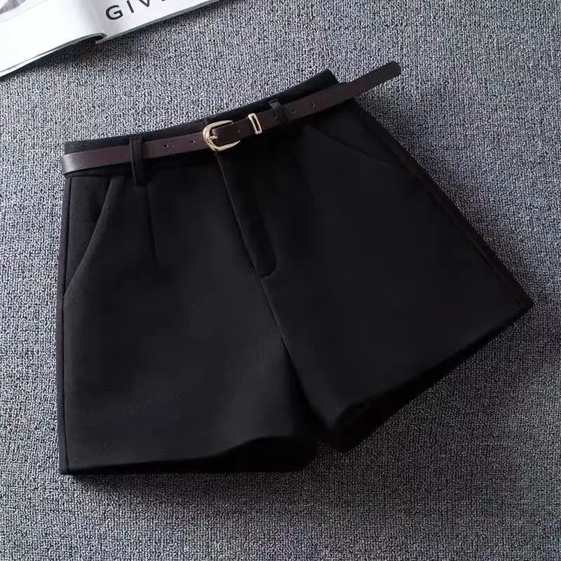 New Fashion Double-breasted High Waist Woolen Shorts Women Autumn Winter A-line Shorts Ladies Casual Boots Shorts LX494
New Fashion Double-breasted High Waist Woolen Shorts Women Autumn Winter A-line Shorts Ladies Casual Boots Shorts LX494