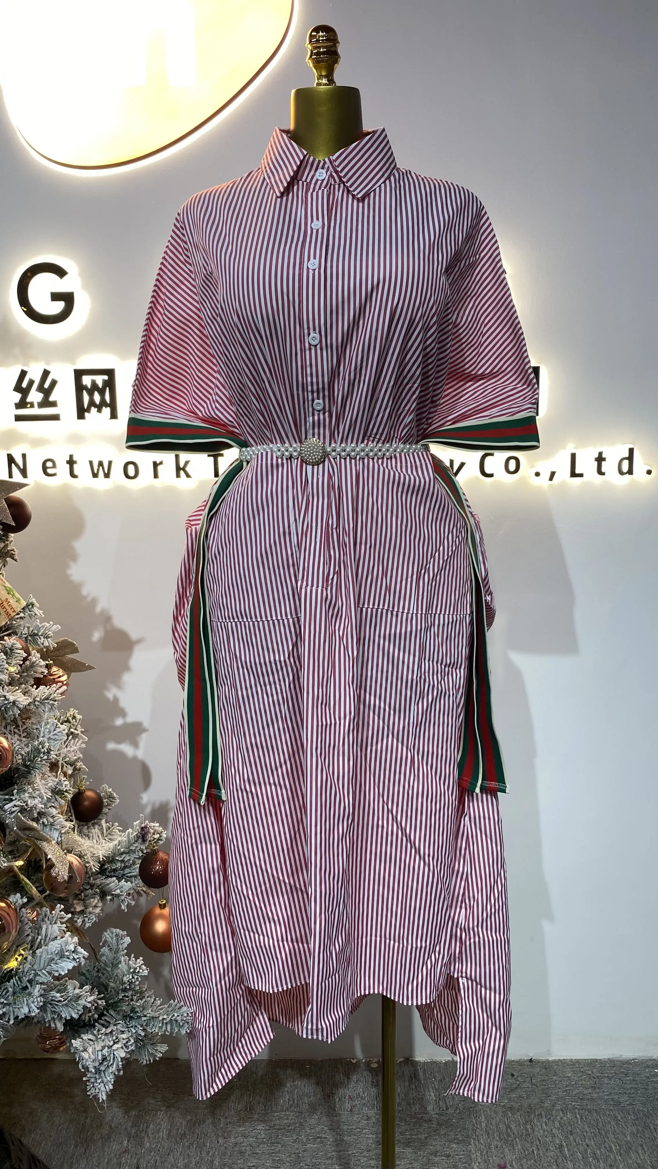 2025 New Women Luxury African Kaftan Custom Casual Plus Size Women Silk Dress-GZMM147
2025 New Women Luxury African Kaftan Custom Casual Plus Size Women Silk Dress-GZMM147