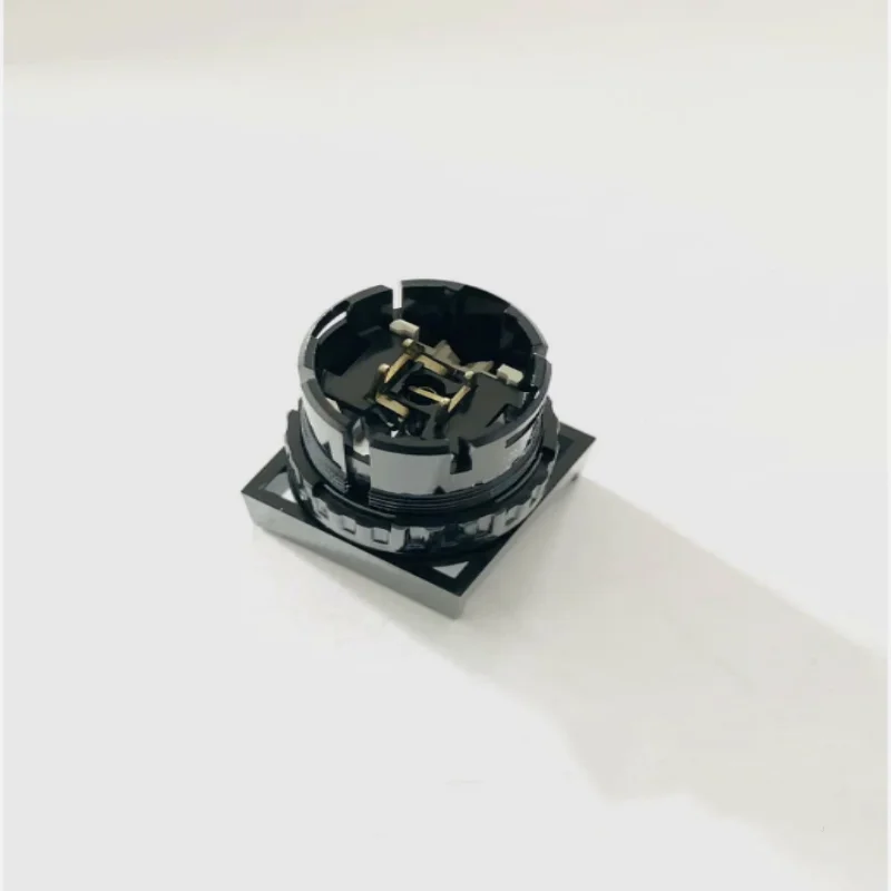 Совершенно новый оригинальный индикаторный выключатель 61-1220.0 61-1230.0 61-1100.0 61-1200.0 61-1300.0 61-1110.0 61-1120.0 61-1130.0
Совершенно новый оригинальный индикаторный выключатель 61-1220.0 61-1230.0 61-1100.0 61-1200.0 61-1300.0 61-1110.0 61-1120.0 61-1130.0