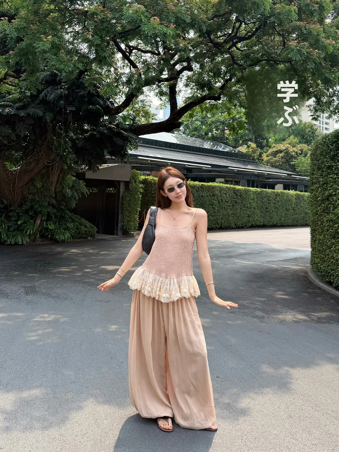 Ranwear Lace Trimmed Pleated Lantern Long Pants Set Women's Fashion Set Short Sleeve Strap Top And Long Pants Summer Outfit
Ranwear Lace Trimmed Pleated Lantern Long Pants Set Women's Fashion Set Short Sleeve Strap Top And Long Pants Summer Outfit