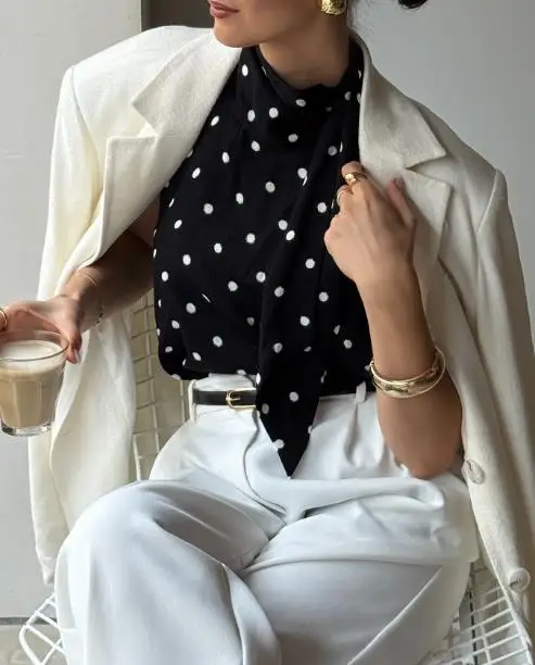 Women's Elegant Tank Tops 2025 Autumn New Sexy Spicy Girl Imitation Acetic Temperament Commuting Polka Dot Halter Vest for Women
Women's Elegant Tank Tops 2025 Autumn New Sexy Spicy Girl Imitation Acetic Temperament Commuting Polka Dot Halter Vest for Women