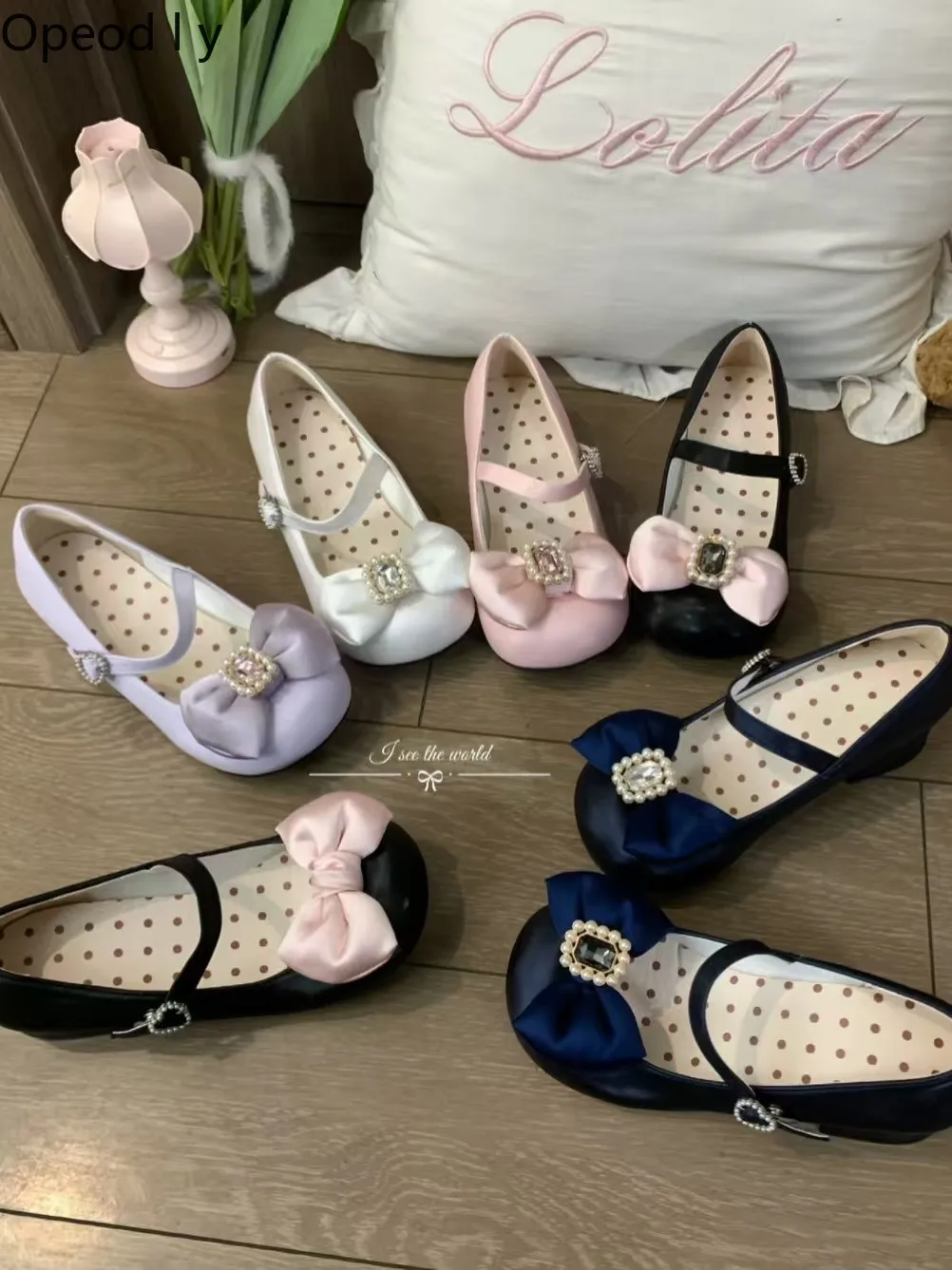 Sweet and cute girl Japanese original Lolita low-heeled single shoes round head with bow soft sole shallow mouth single shoes
Sweet and cute girl Japanese original Lolita low-heeled single shoes round head with bow soft sole shallow mouth single shoes
