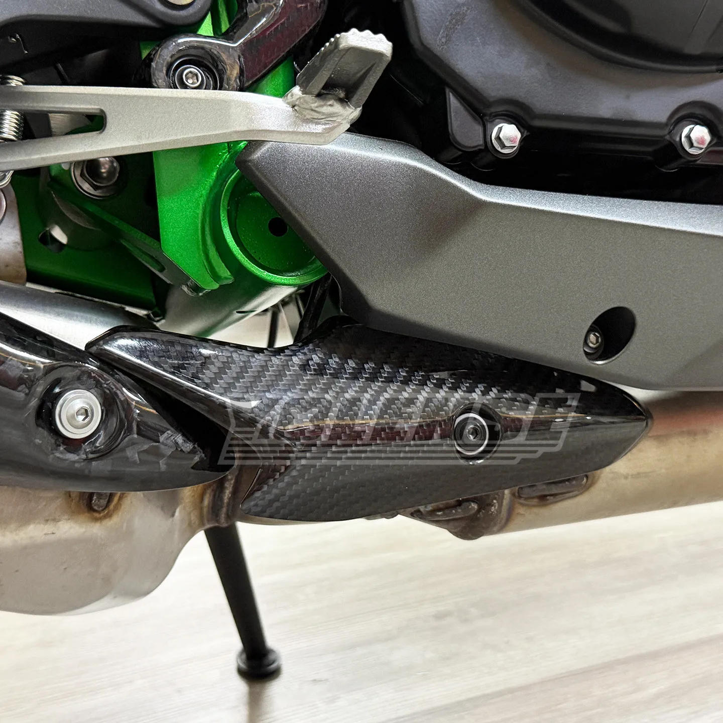 Heat Shield Cover Guard Fit For Z900 Z900SE Z 900 900SE 2019-2026 Motorcycle Exhaust System Carbon Fiber Anti-Scalding Shell
Heat Shield Cover Guard Fit For Z900 Z900SE Z 900 900SE 2019-2026 Motorcycle Exhaust System Carbon Fiber Anti-Scalding Shell