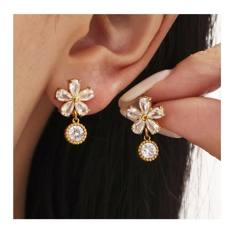 Seattle Super Flash Zircon Flower Stud Earrings Thick Plated Real Gold Exquisite Design Sense Women's Earrings Do Not Fade
Seattle Super Flash Zircon Flower Stud Earrings Thick Plated Real Gold Exquisite Design Sense Women's Earrings Do Not Fade