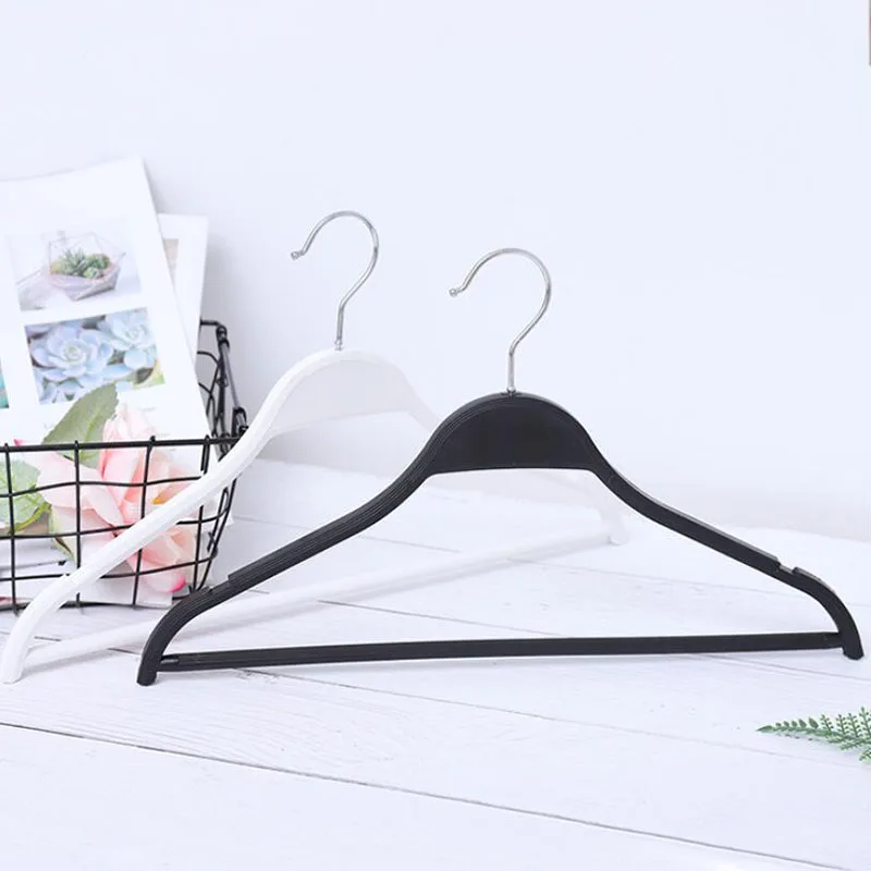 20 Pcs/Lot High Quality Black White Strong Plastic Clothes Coats Hanger With Non slip Trouser Bar, Suits Dress Hanger Rack
20 Pcs/Lot High Quality Black White Strong Plastic Clothes Coats Hanger With Non slip Trouser Bar, Suits Dress Hanger Rack