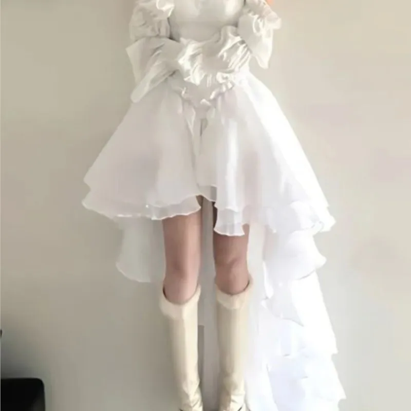 This one-shoulder pure and sweet cinched-waist dress exudes a sense of elegant design
This one-shoulder pure and sweet cinched-waist dress exudes a sense of elegant design