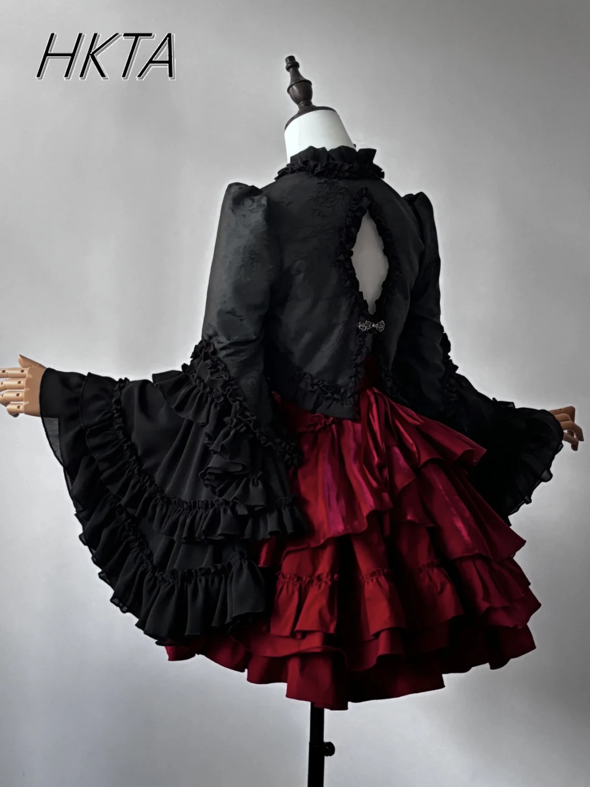 Goth Black Y2k Top Cosplay Women New Spring and Summer Retro Lolita Girls Long Sleeve Lace Jacke White Short Cape Blouse Coat
Goth Black Y2k Top Cosplay Women New Spring and Summer Retro Lolita Girls Long Sleeve Lace Jacke White Short Cape Blouse Coat