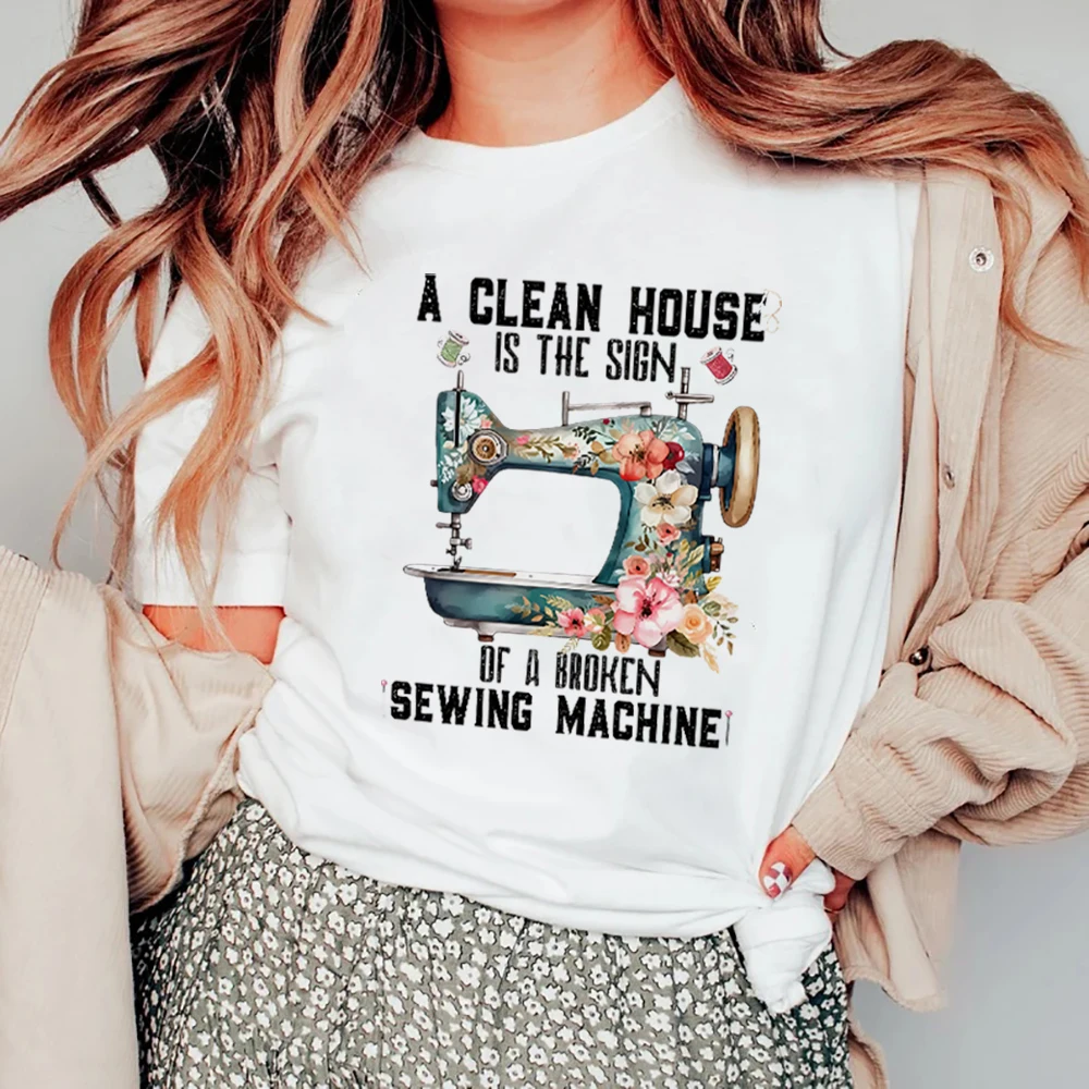 Женская футболка с коротким рукавом и принтом «чистый дом»-это знак сломанной швейной машинки. Подарок для любителей шитья.
Женская футболка с коротким рукавом и принтом «чистый дом»-это знак сломанной швейной машинки. Подарок для любителей шитья.